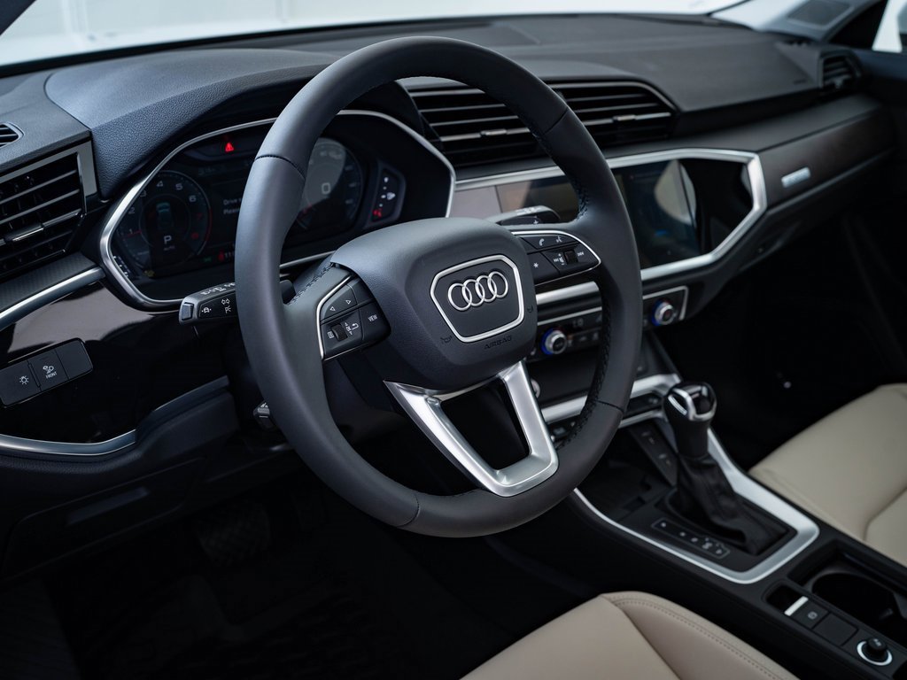 Certified 2025 Audi Q3 2.0T Premium Plus w/ Premium Plus Package image 38