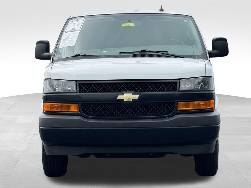 Used 2023 Chevrolet Express 2500 Extended w/ Driver Convenience Package RWD video 2