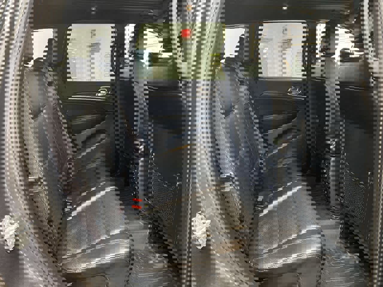 Used 2019 Jeep Grand Cherokee Limited w/ Luxury Group II image 17