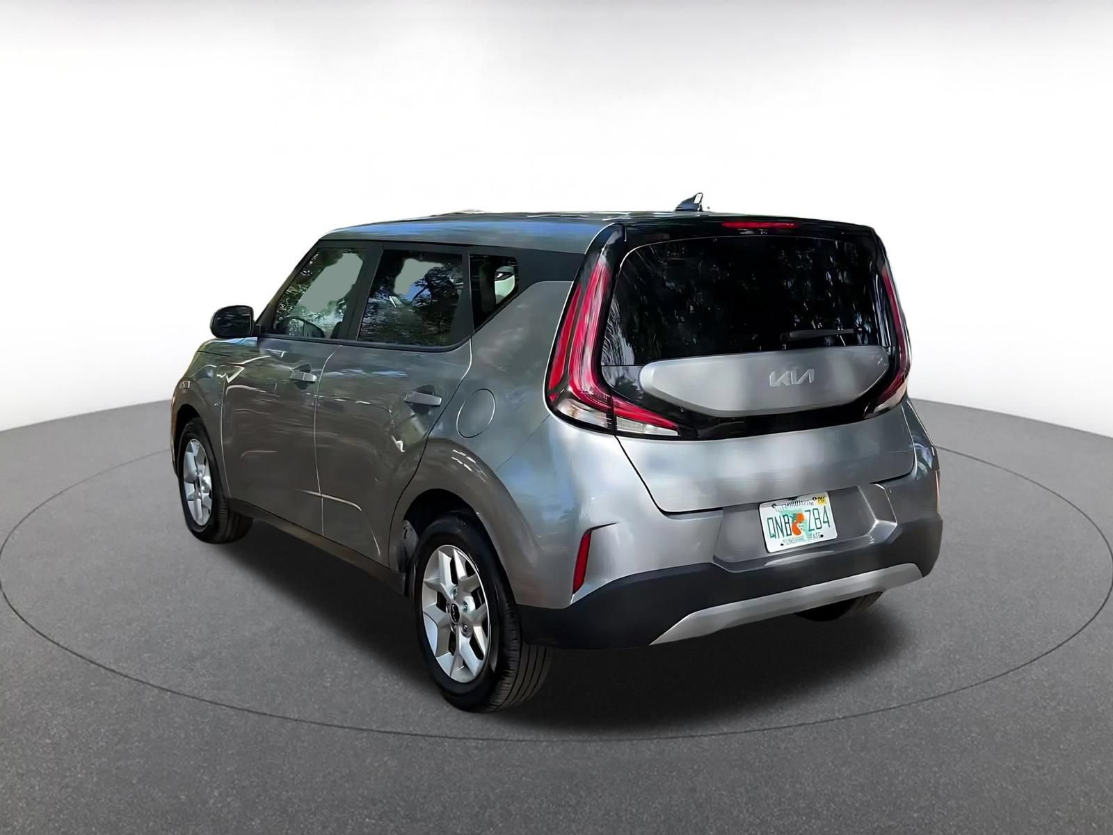 Used 2025 Kia Soul LX w/ LX Technology Package FWD image 12
