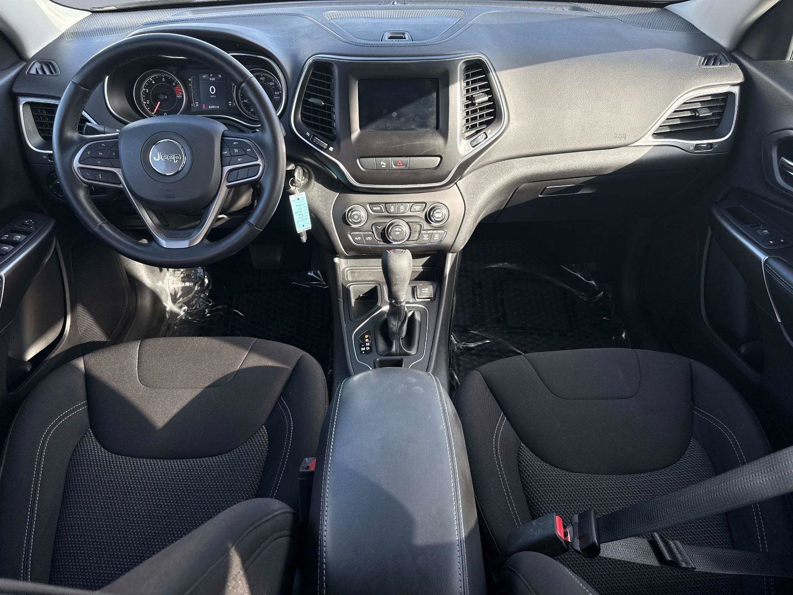 Used 2020 Jeep Cherokee Latitude w/ Cold Weather Group image 15