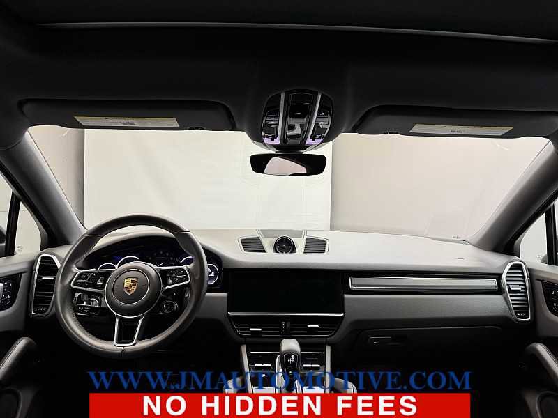 Used 2023 Porsche Cayenne Platinum Edition image 11