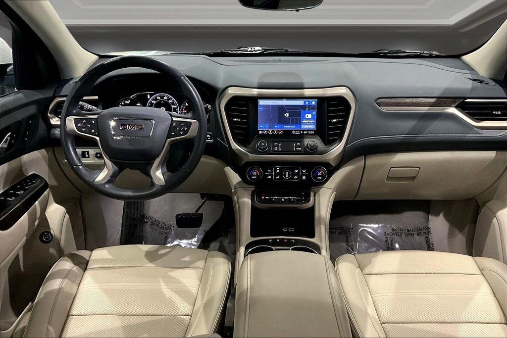 Used 2023 GMC Acadia Denali w/ Denali Ultimate Package AWD/4WD image 7