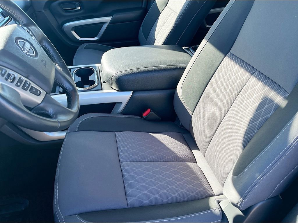 Used 2024 Nissan Titan SV w/ SV Convenience Package image 20