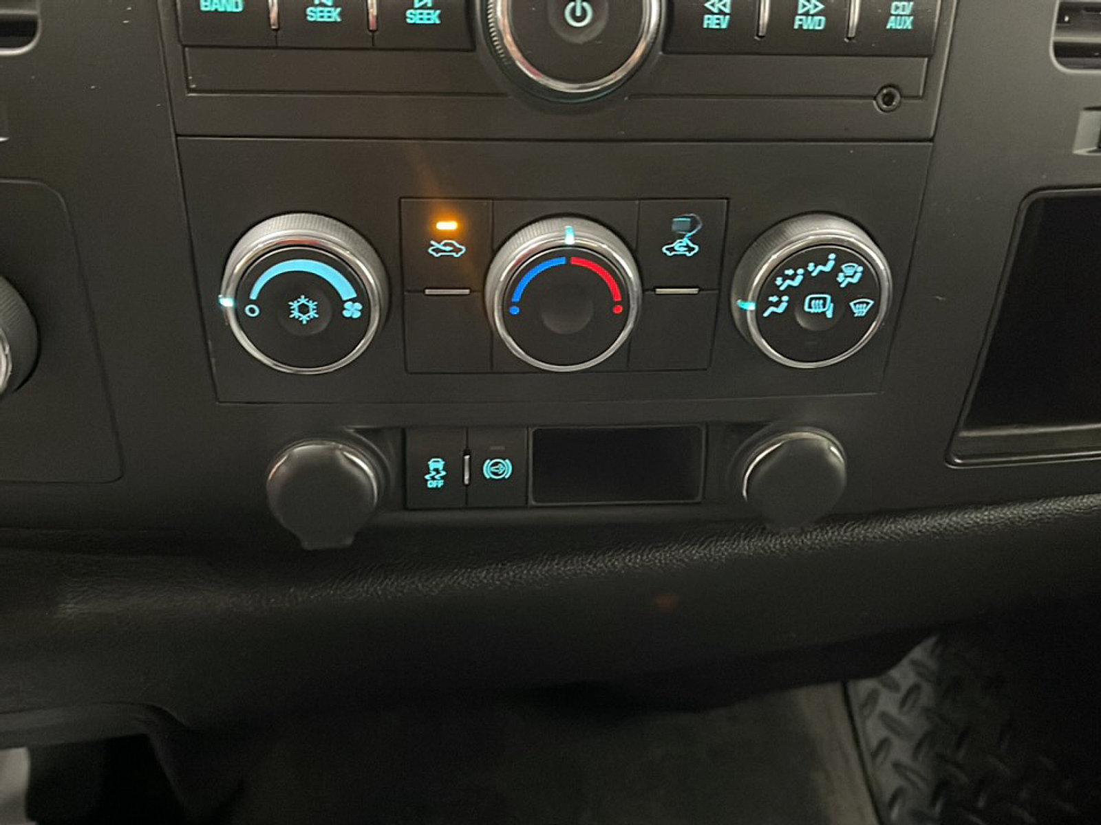 Used 2014 Chevrolet Silverado 2500 LT AWD/4WD image 8