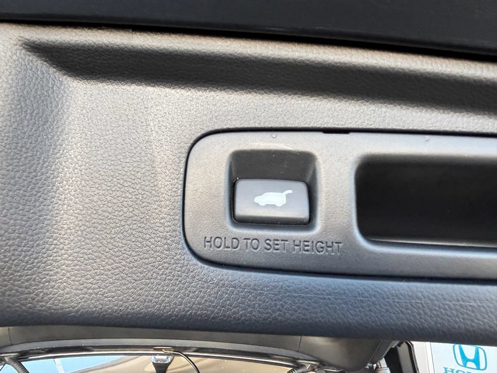 Used 2025 Honda CR-V EX-L image 30