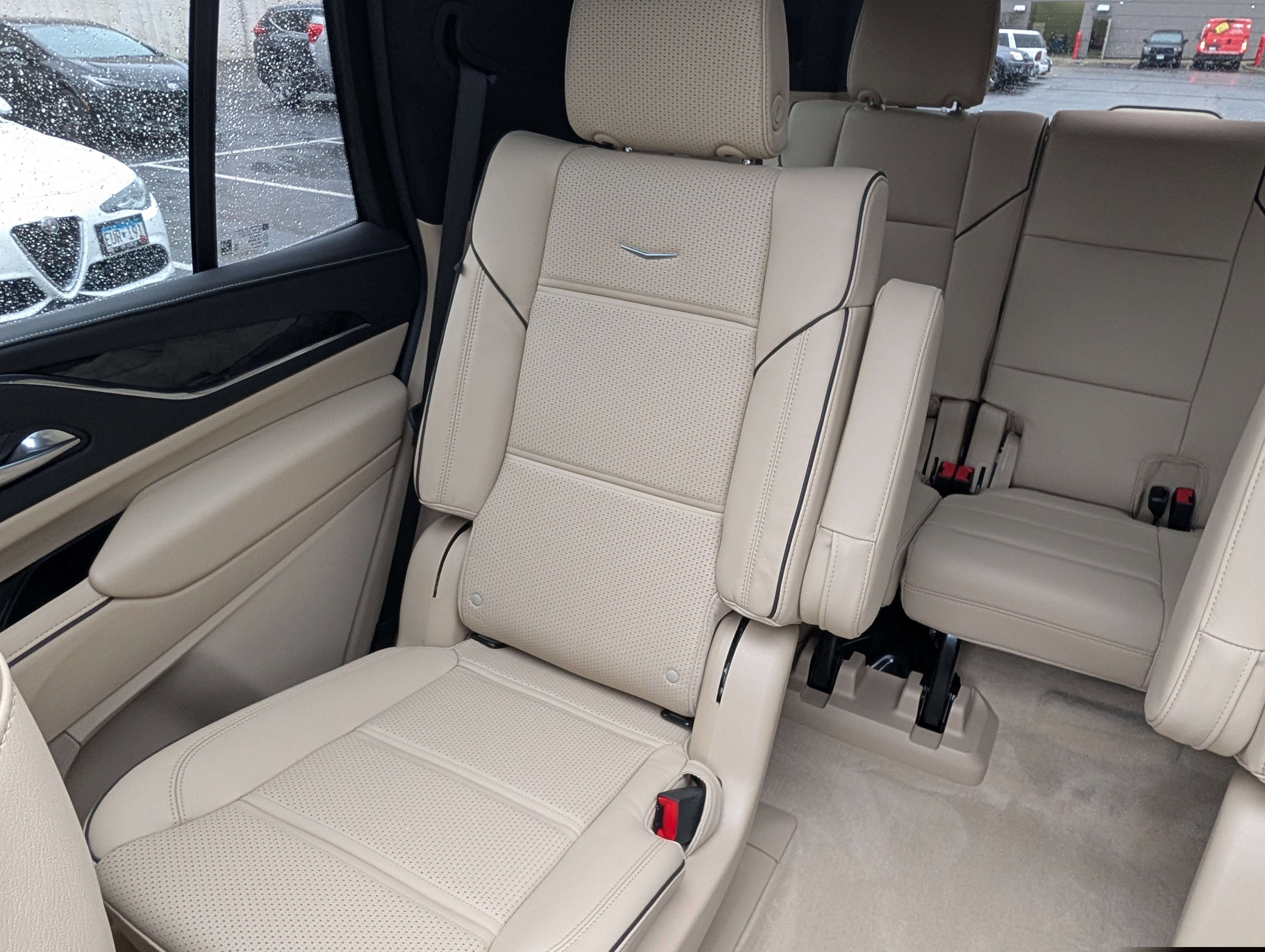 Used 2024 Cadillac Escalade Premium Luxury w/ LPO, Floor Liner Package AWD/4WD image 13
