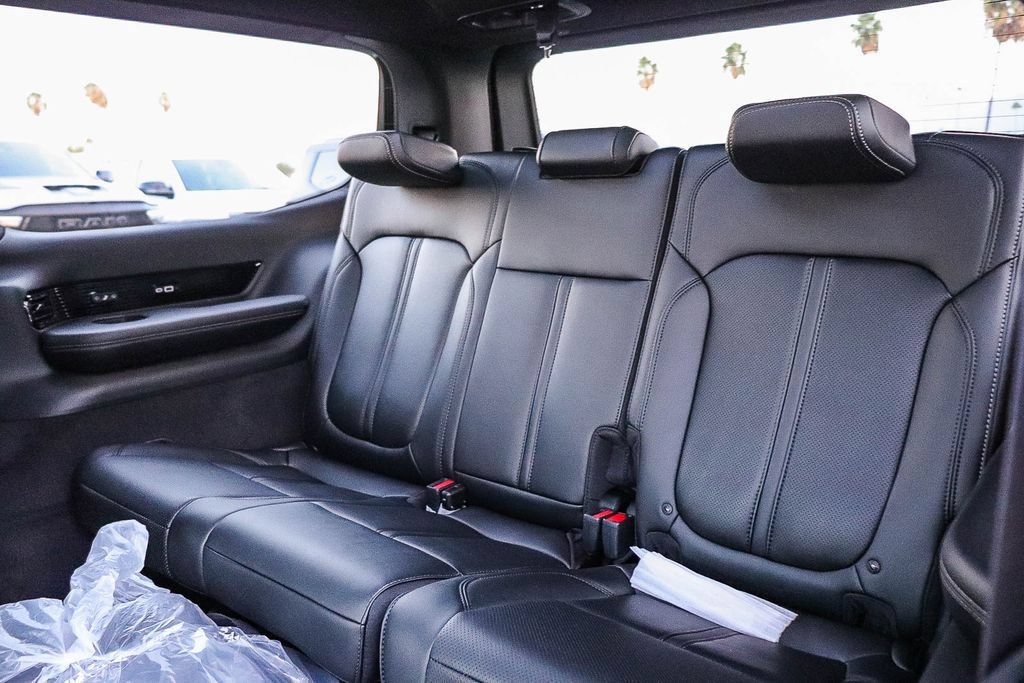New 2026 Jeep Grand Wagoneer Summit AWD/4WD image 23