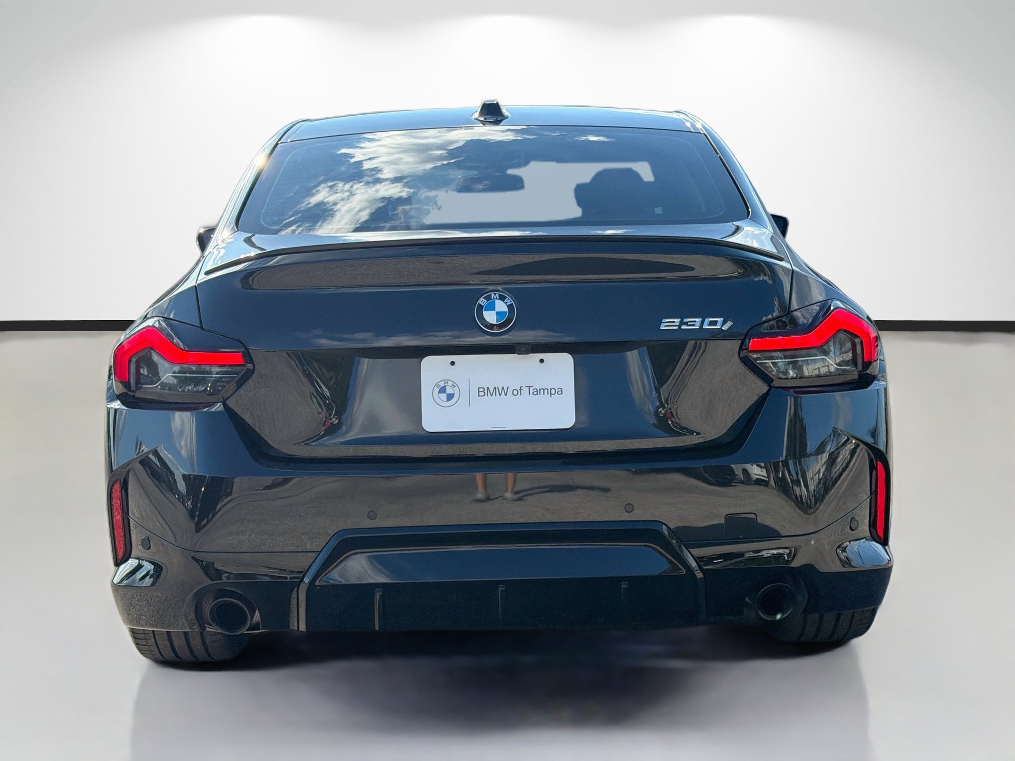 Used 2023 BMW 230i Coupe w/ M Sport Package RWD image 4