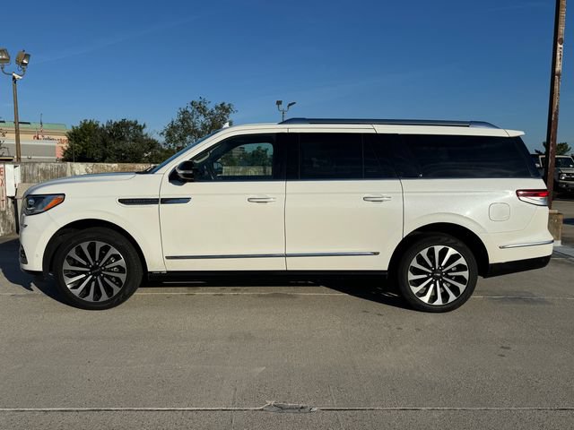 Used 2023 Lincoln Navigator L Reserve AWD/4WD image 5