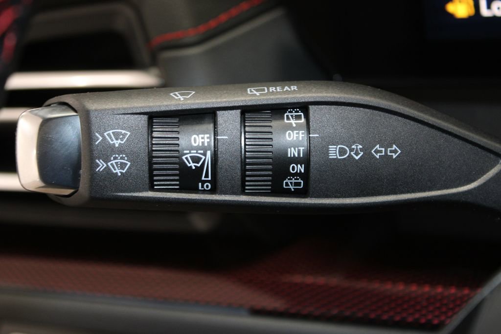New 2026 Chevrolet Traverse RS w/ LPO, Floor Liner Package FWD image 41