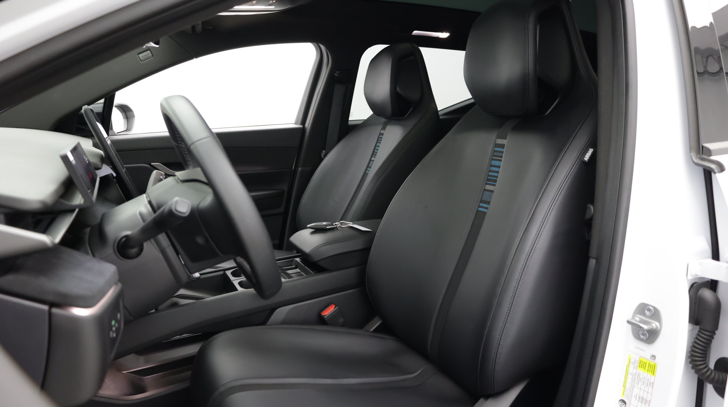 Used 2023 Fisker Ocean Sport FWD image 17