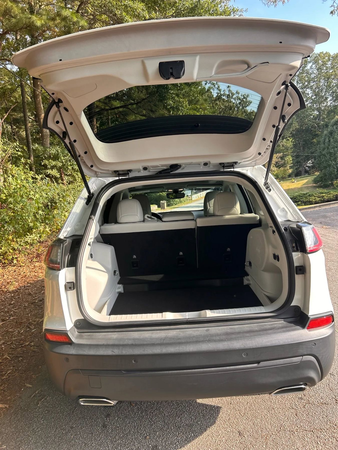 Used 2021 Jeep Cherokee Latitude Lux w/ Sun & Sound Group image 8