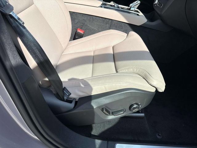 New 2026 Volvo XC90 B6 Ultra image 14