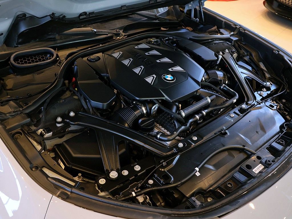 Used 2024 BMW 760i xDrive w/ Premium Package 2 image 57