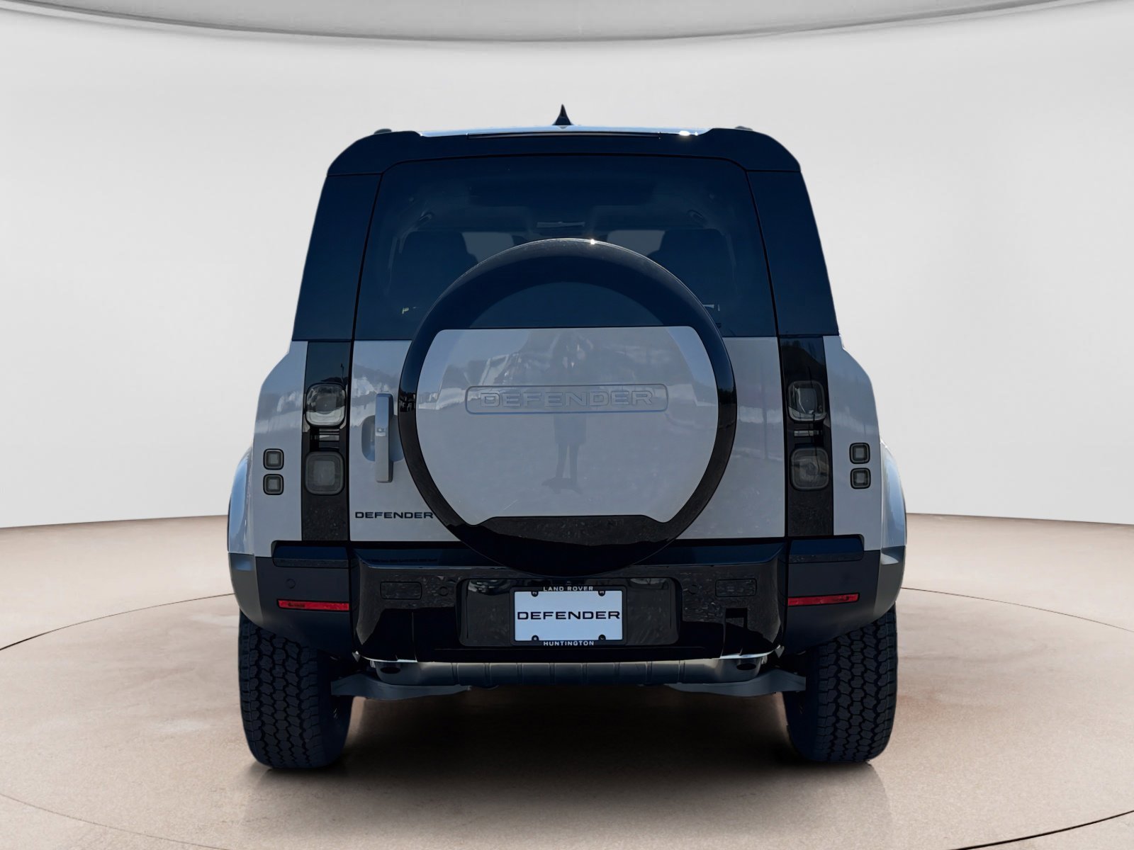 New 2026 Land Rover Defender 110 S AWD/4WD image 4