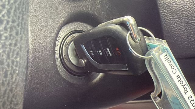 Used 2022 Toyota Corolla LE image 17