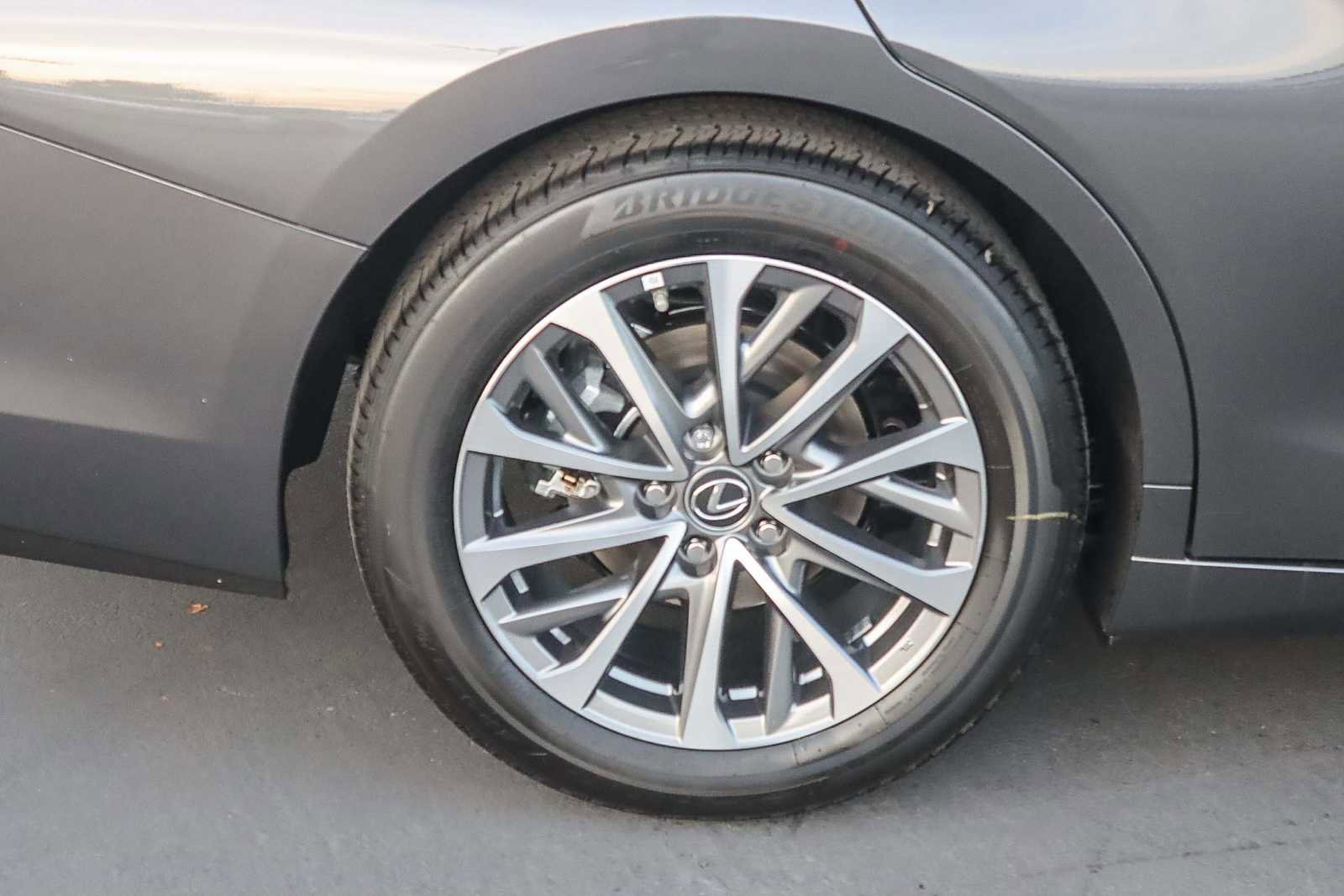 New 2025 Lexus ES 350 image 10