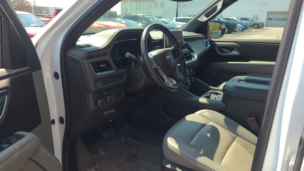 Used 2022 Chevrolet Tahoe LT w/ LT Signature Package AWD/4WD image 12