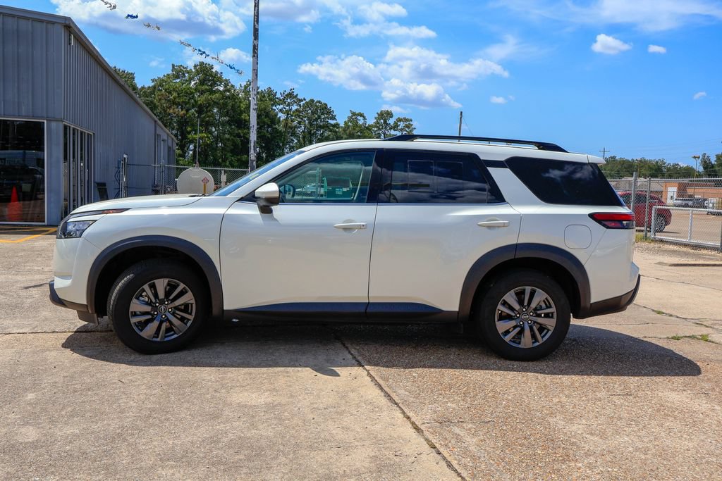 Used 2024 Nissan Pathfinder SV AWD/4WD image 26
