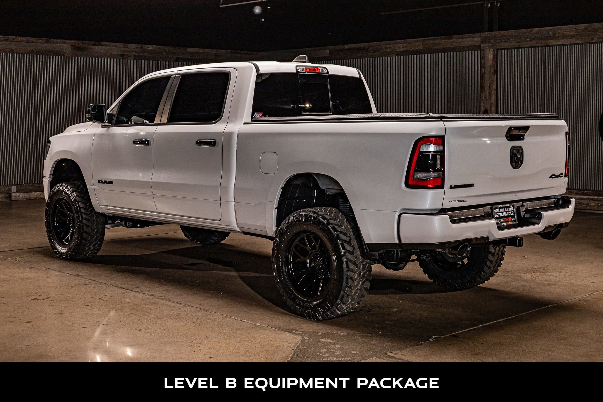Used 2024 RAM 1500 Laramie AWD/4WD image 7