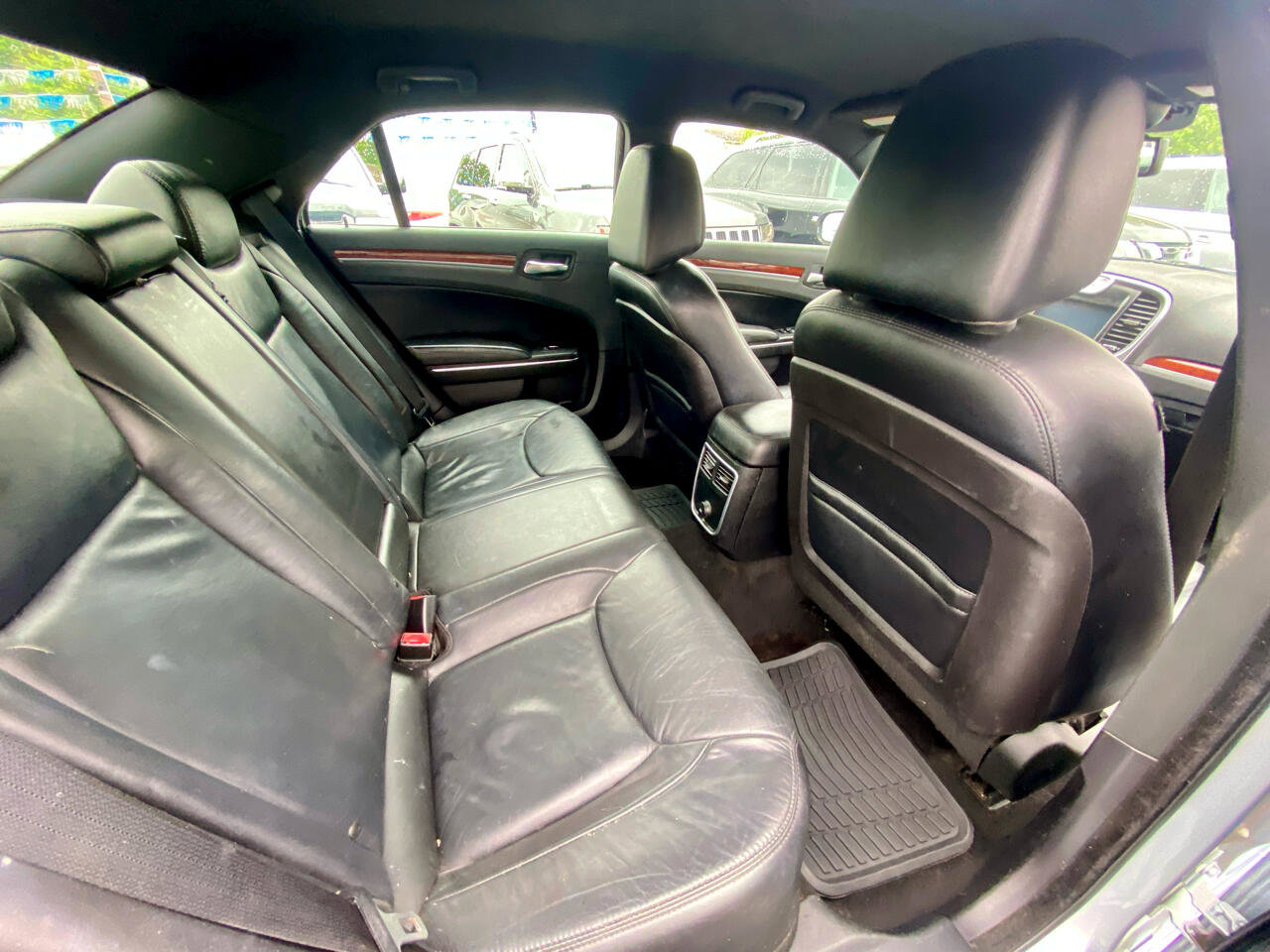 Used 2013 Chrysler 300 AWD w/ Driver Convenience Group image 8