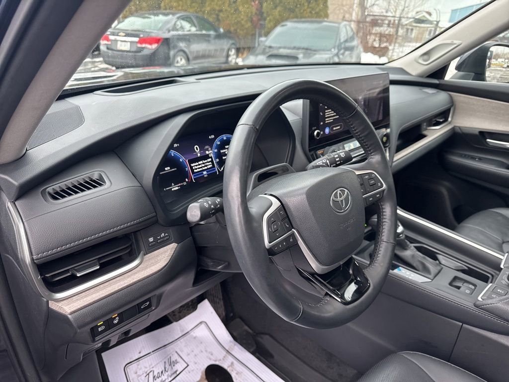 Used 2024 Toyota Grand Highlander Platinum video 4