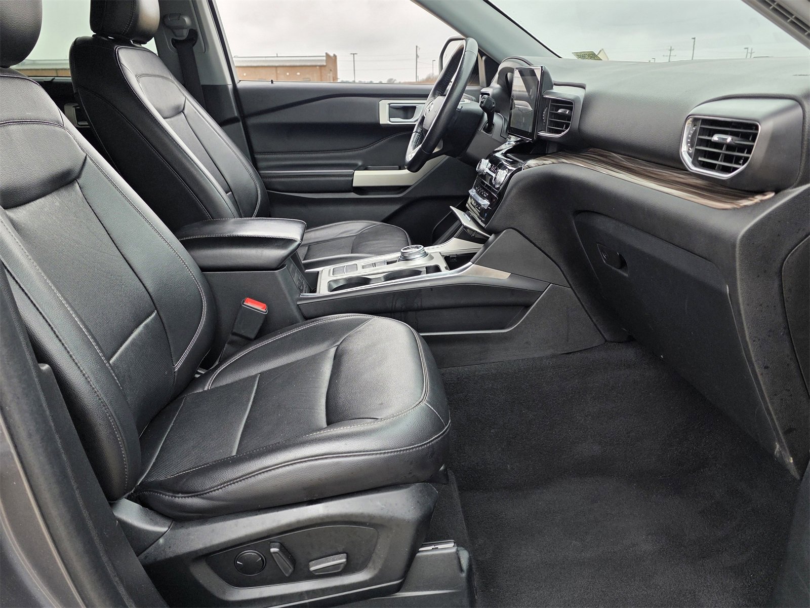 Used 2023 Ford Explorer Limited w/ Equipment Group 301A image 26