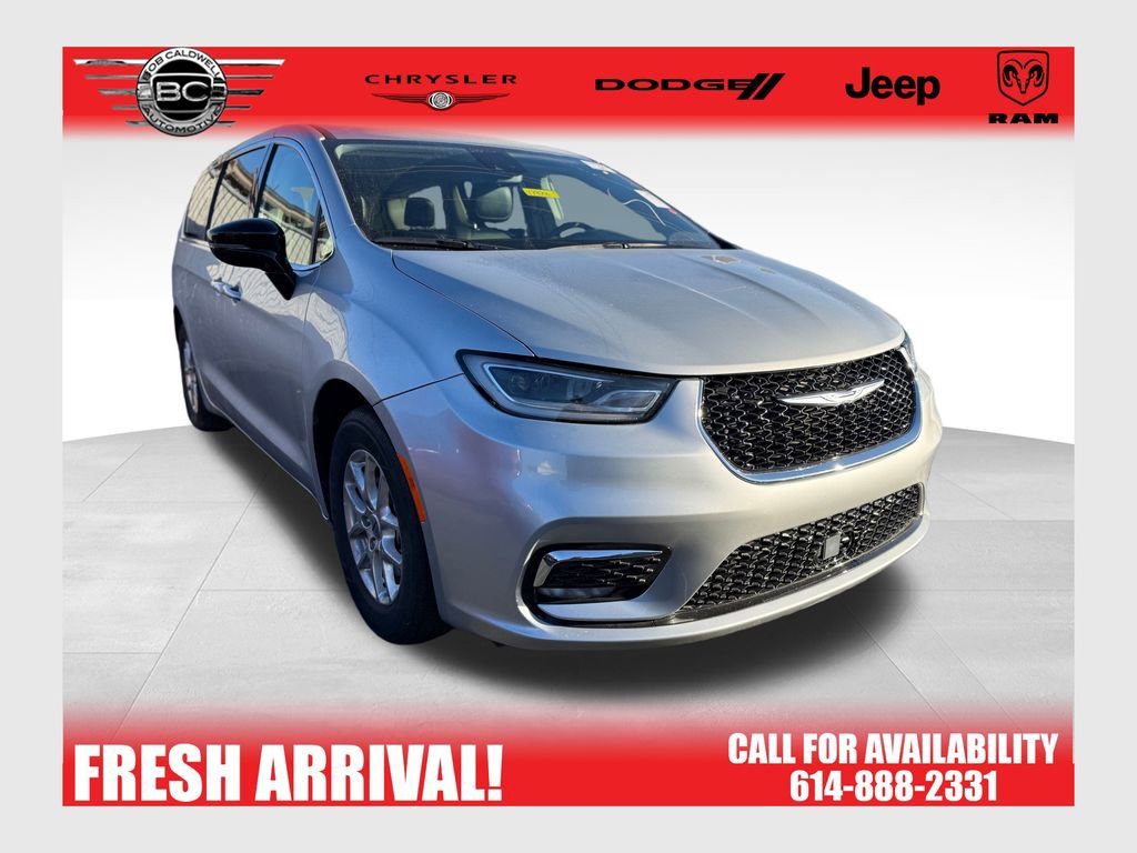 Used 2024 Chrysler Pacifica Touring-L