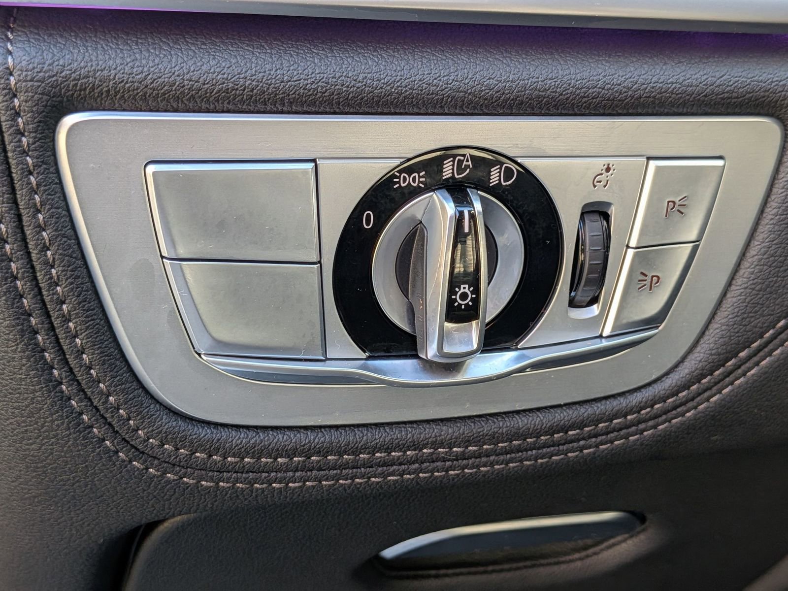 Used 2022 BMW 740i xDrive w/ M Sport Package image 17