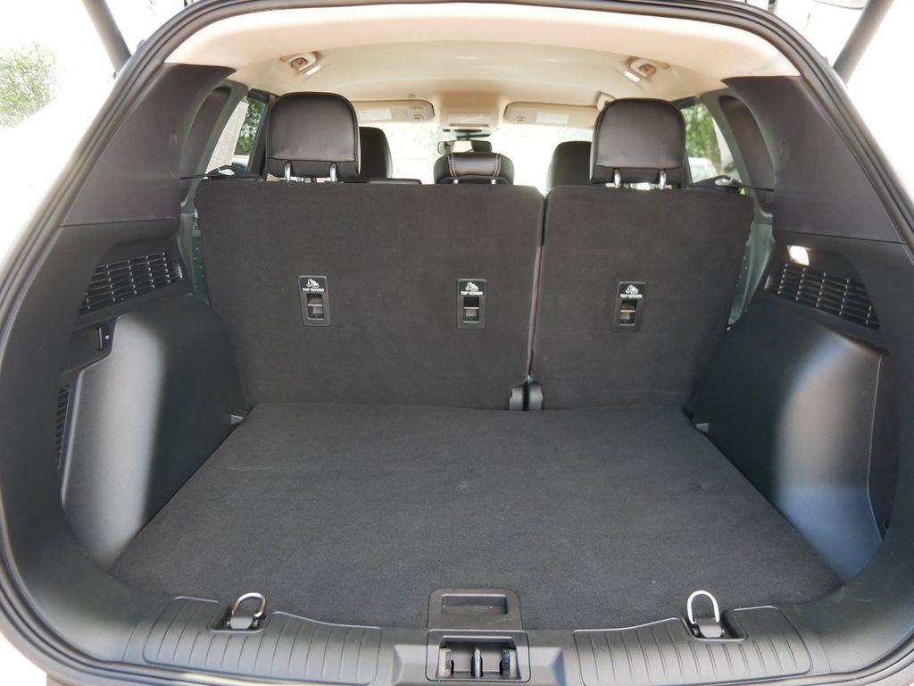 Certified 2020 Ford Escape Titanium AWD/4WD image 11