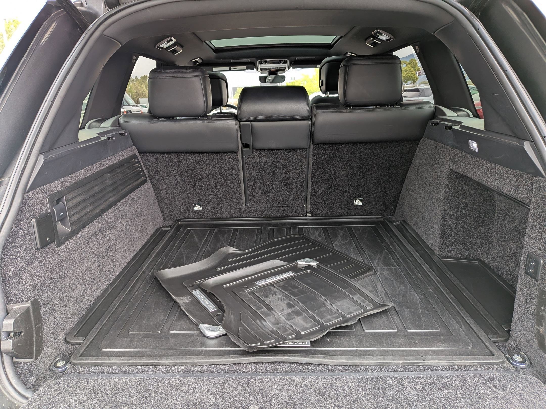 Used 2020 Land Rover Range Rover image 29