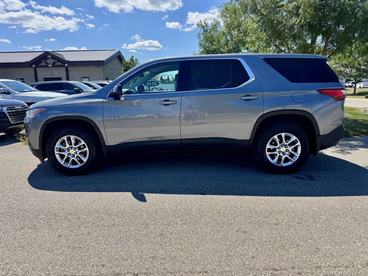 Used 2020 Chevrolet Traverse LS image 9