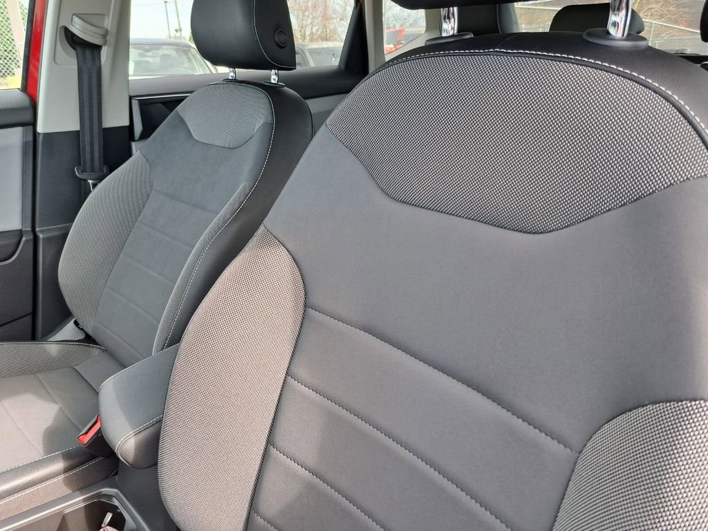 Used 2022 Volkswagen Taos SE image 19