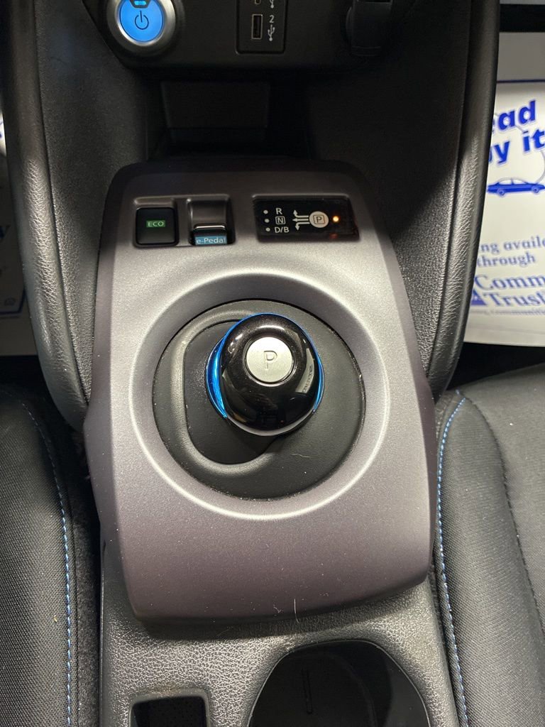 Used 2023 Nissan Leaf S image 19