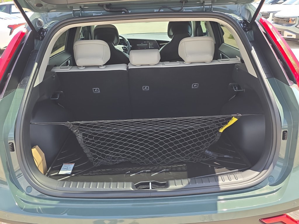 New 2026 Kia Niro EX FWD image 10