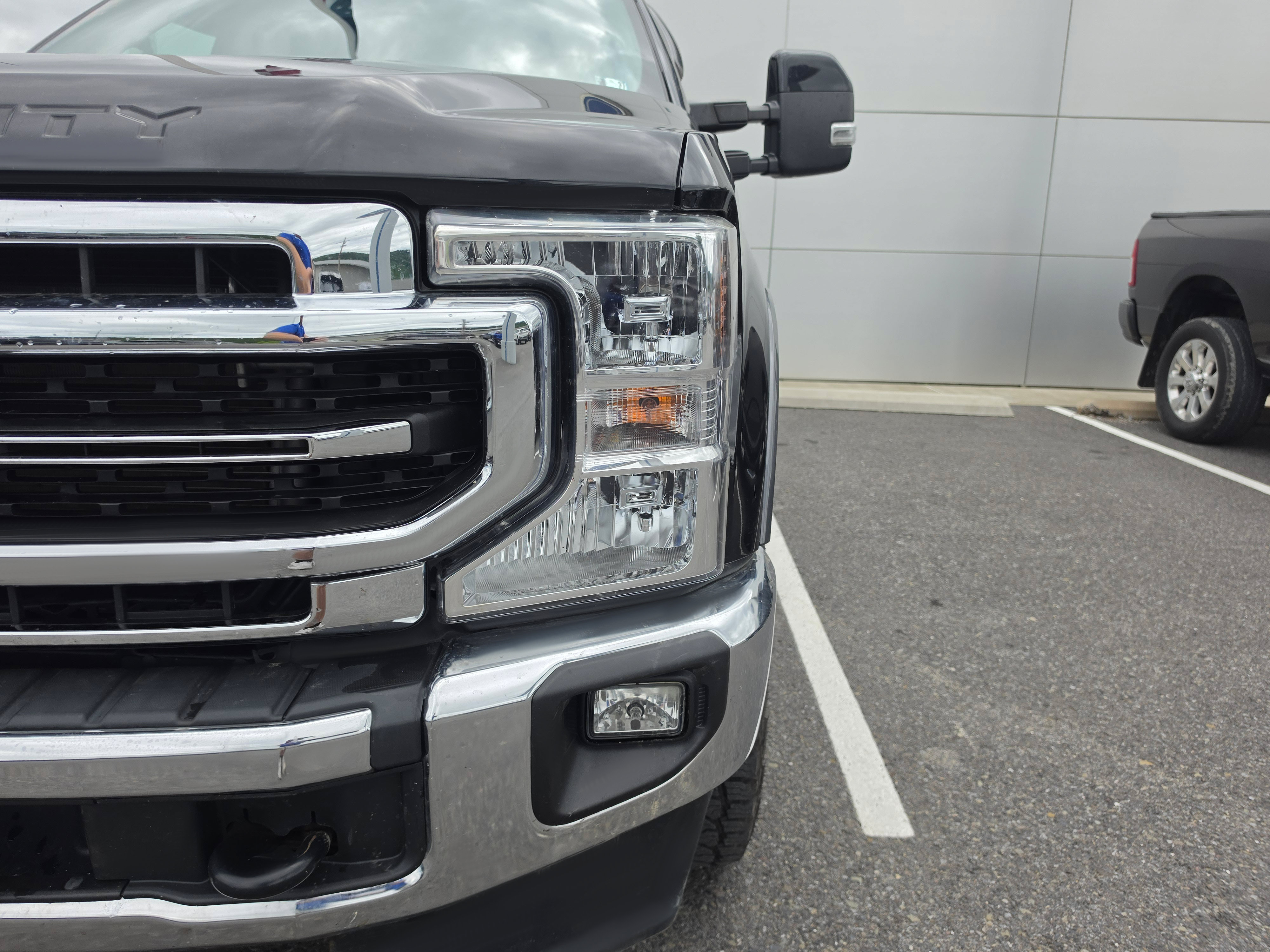 Used 2021 Ford F250 Lariat w/ Lariat Value Package AWD/4WD image 9