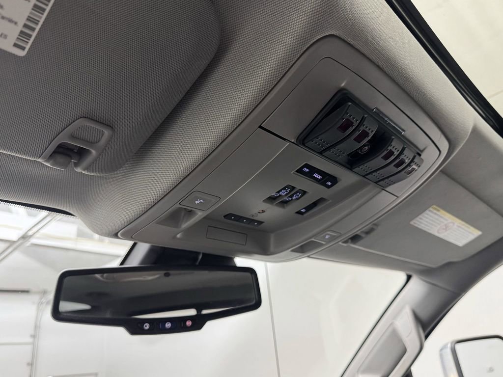 Used 2017 Chevrolet Silverado 3500 LTZ image 14