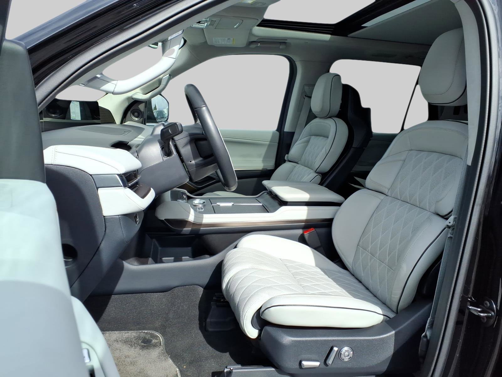 Used 2025 Lincoln Navigator L Black Label image 7