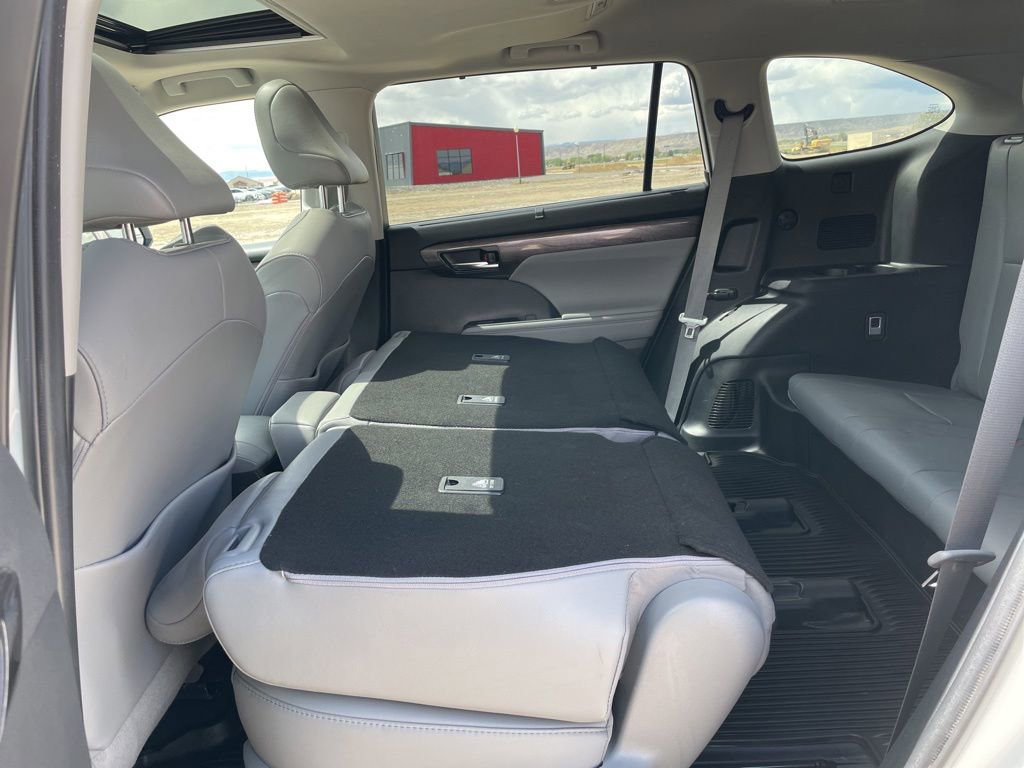 Used 2021 Toyota Highlander Limited AWD/4WD image 29