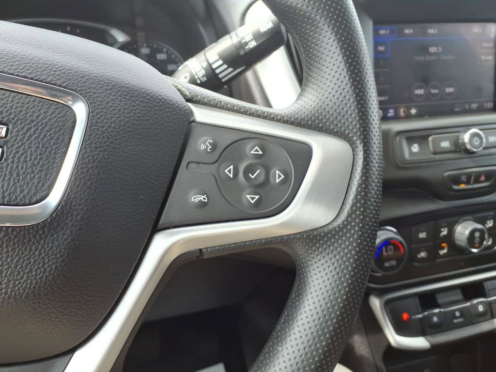 Used 2023 GMC Terrain SLE w/ Driver Convenience Package image 15