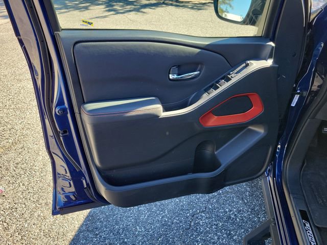 Used 2023 Nissan Frontier PRO-4X w/ Pro Convenience Package image 8
