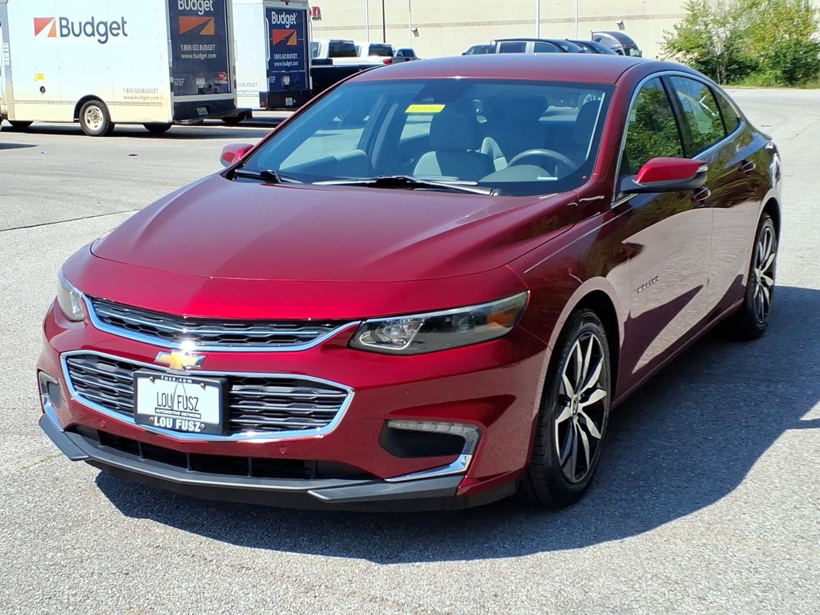 Used 2018 Chevrolet Malibu LT w/ Driver Confidence Package FWD image 2