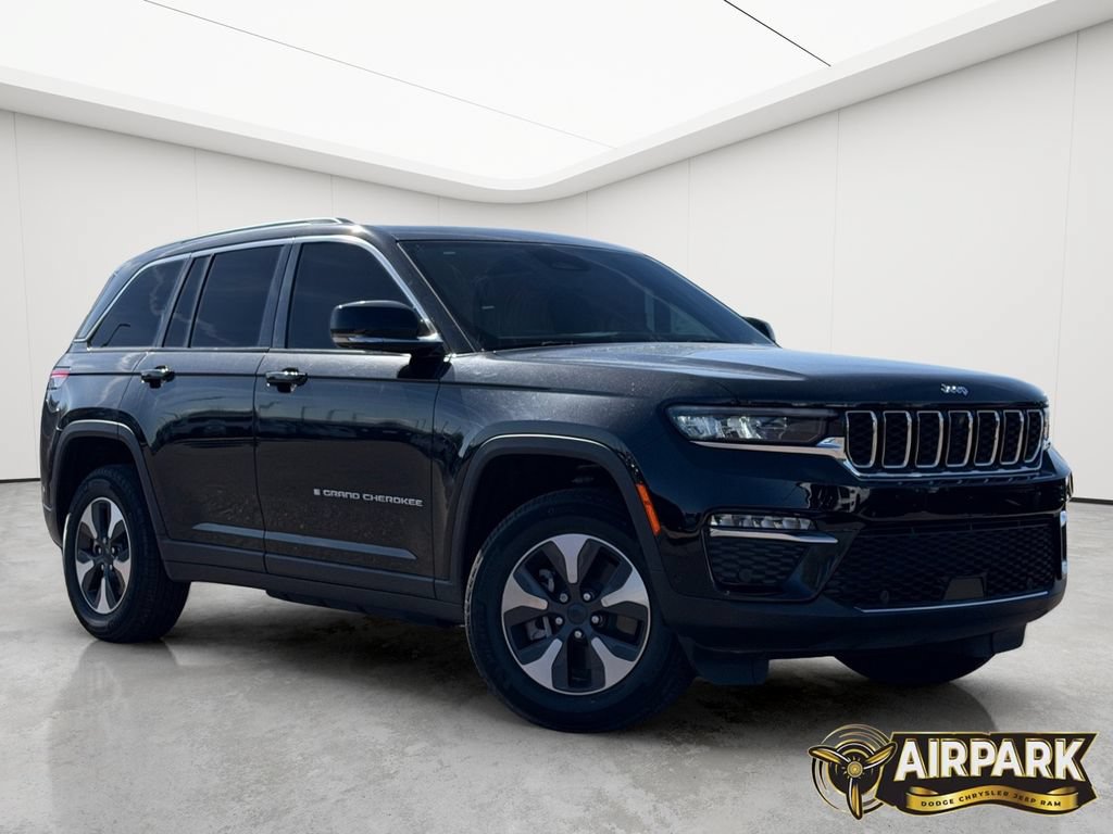 New 2023 Jeep Grand Cherokee 4WD 4xe w/ Luxury Tech Group II image 2