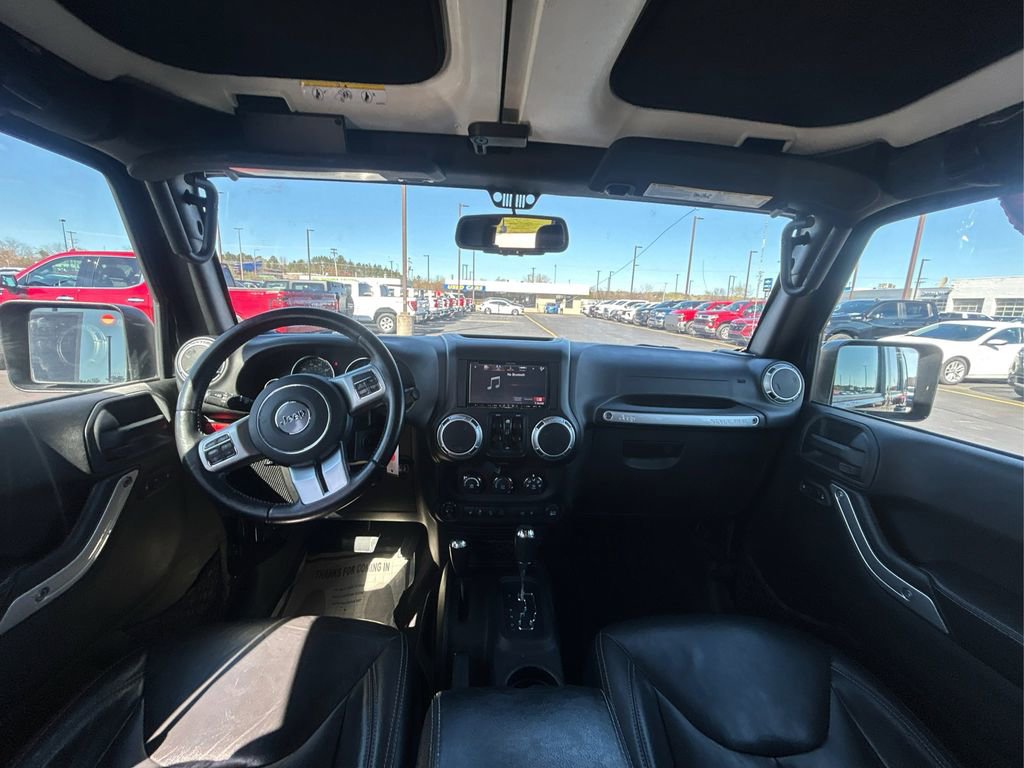 Used 2016 Jeep Wrangler Unlimited Rubicon AWD/4WD image 24