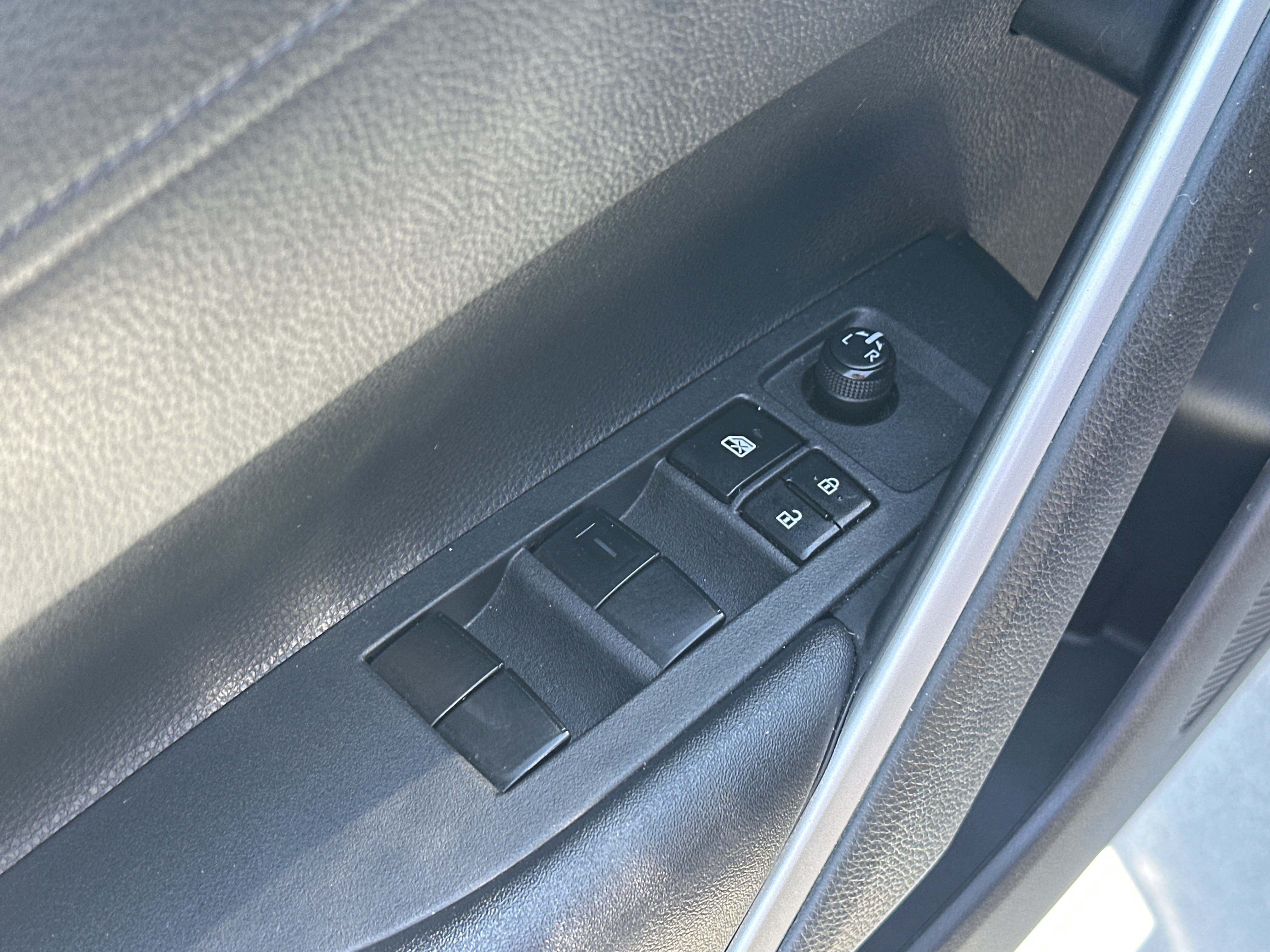Certified 2023 Toyota Corolla Cross LE w/ Moonroof Package FWD image 15