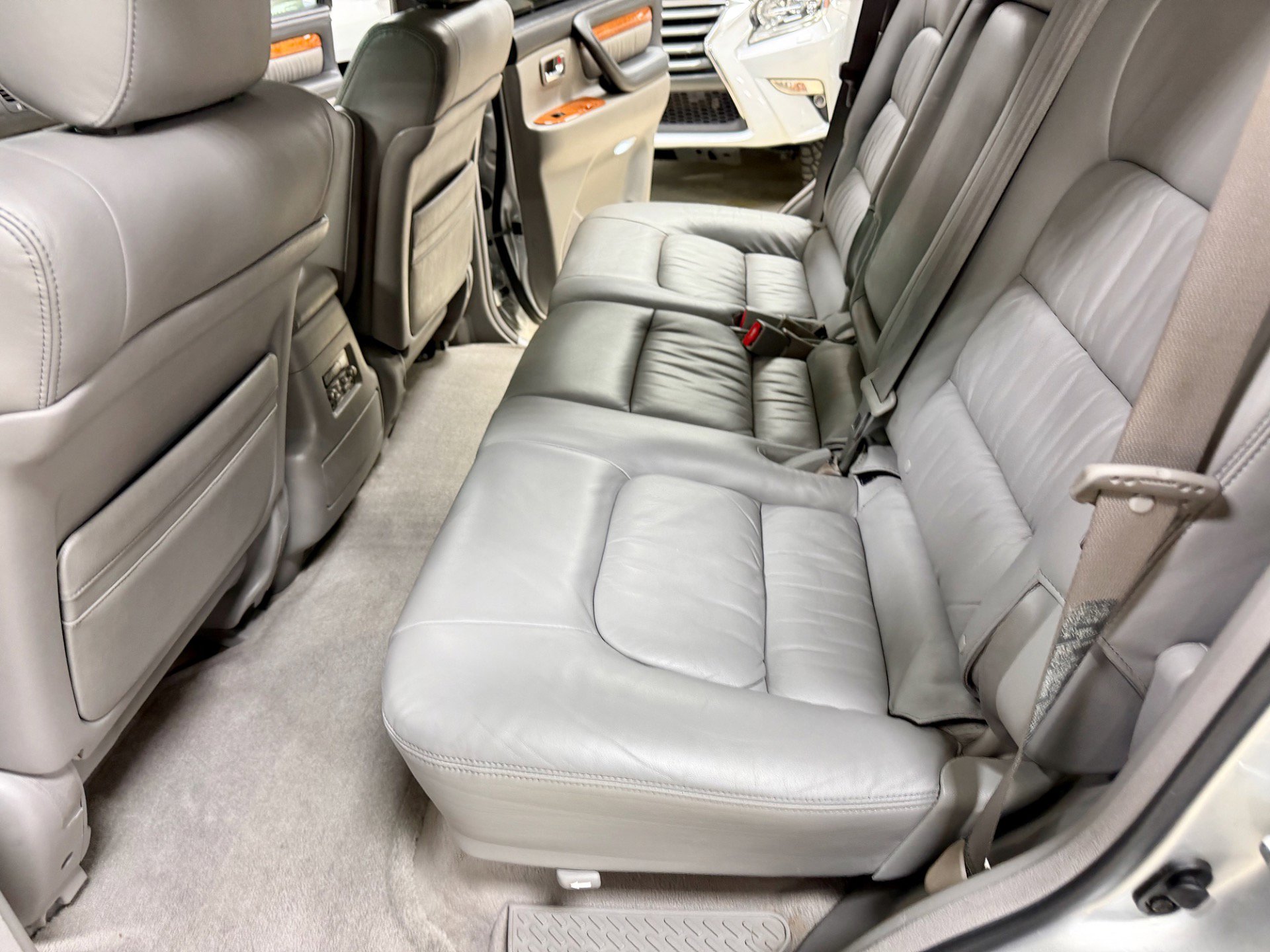 Used 2006 Lexus LX 470 image 29