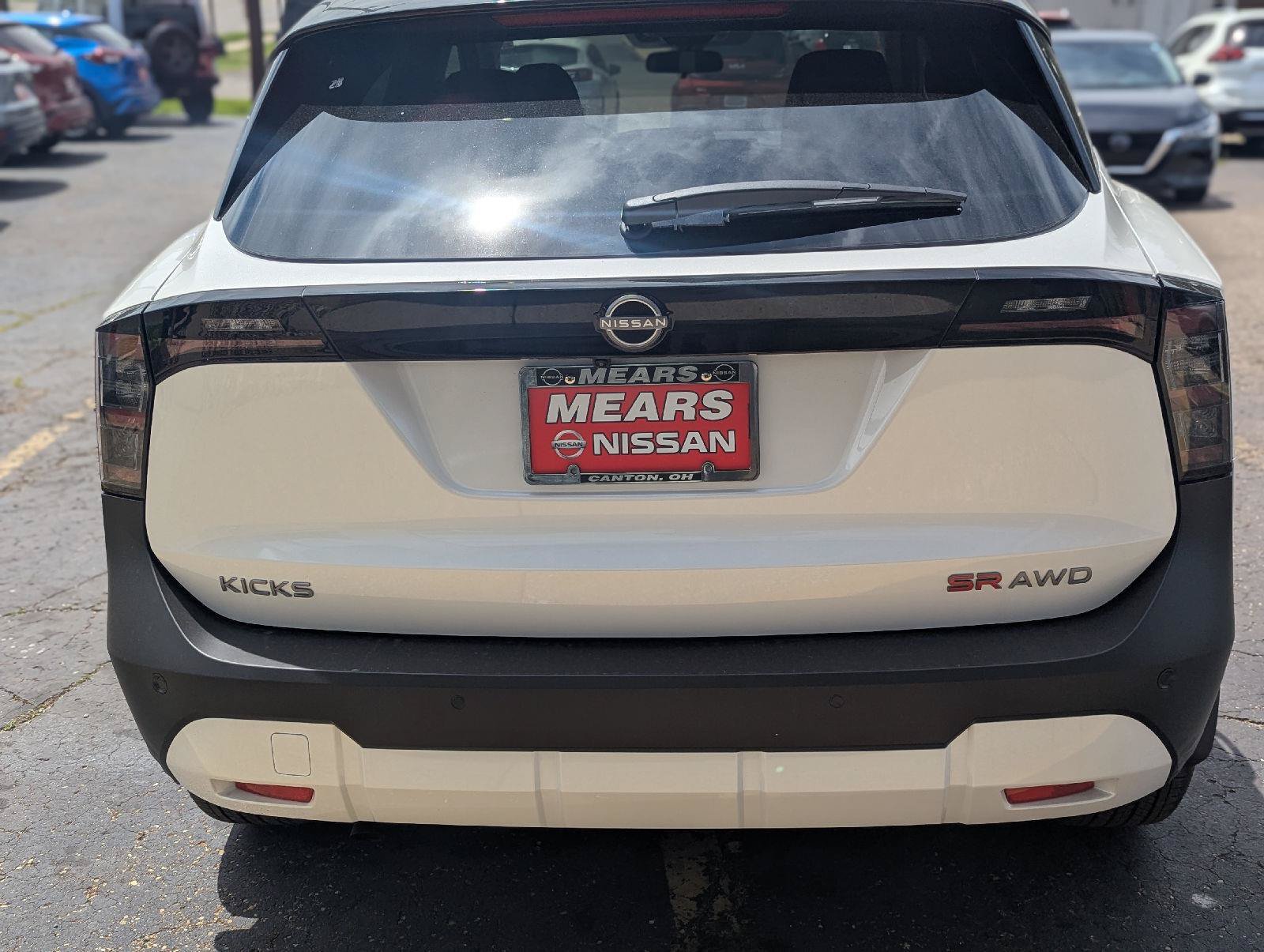 New 2026 Nissan Kicks SR w/ Cold Weather Package AWD/4WD image 12
