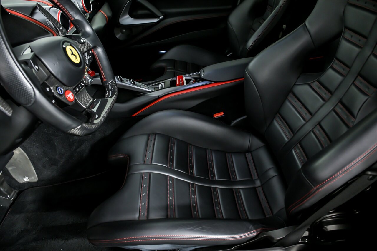 Used 2018 Ferrari 812 Superfast RWD image 20