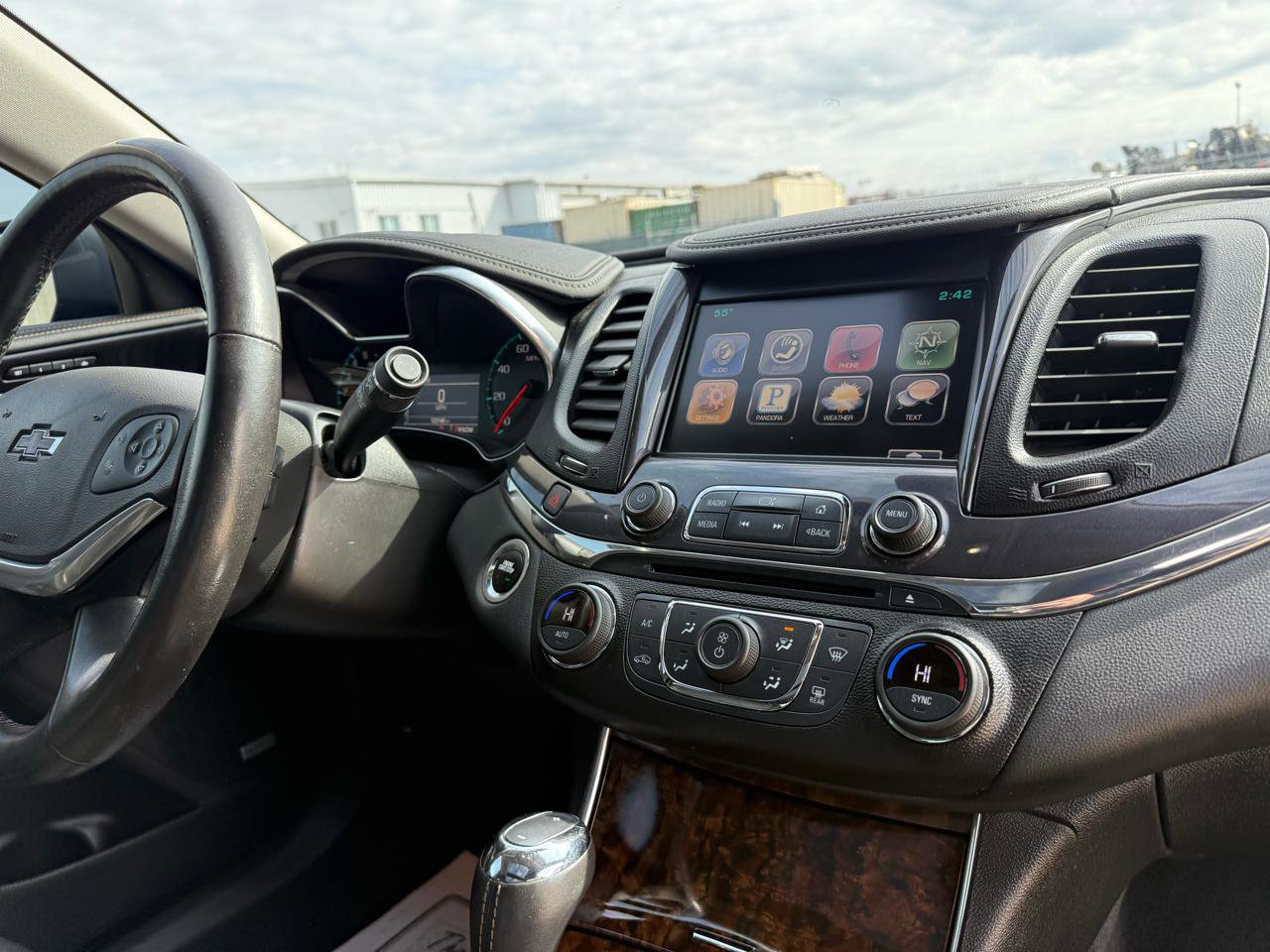 Used 2015 Chevrolet Impala LTZ image 31